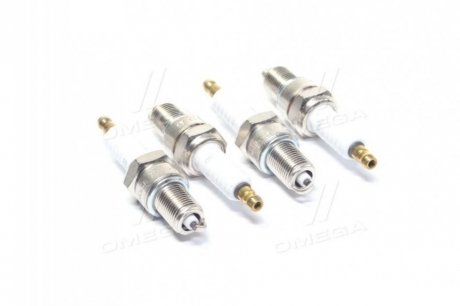Купити Свічка запалювання Alfa Romeo 75, Ford Escort, Opel Corsa, Kadett, Ascona, Ford Scorpio, Opel Vectra, Rekord, Omega, Ford Sierra, Renault 19 BERU z20SB (фото1) підбір по VIN коду, ціна 427 грн.