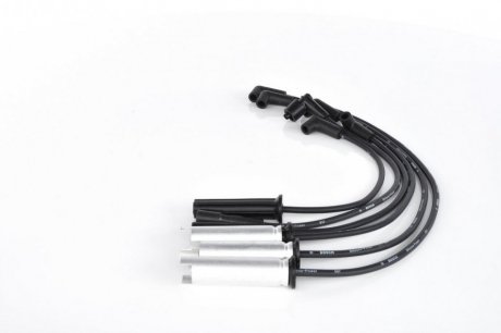 Купити Комплект кабелiв запалювання BOSCH 0 986 356 739 (фото1) підбір по VIN коду, ціна 708 грн.