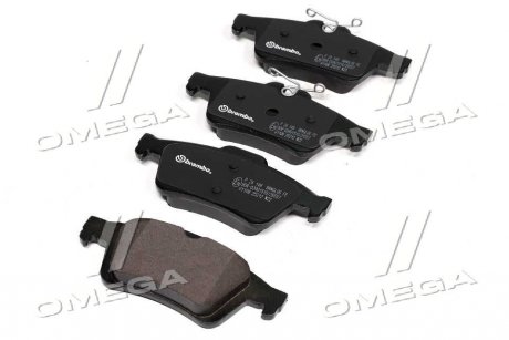 Купити Гальмівні колодки дискові Ford C-Max, Volvo C30, C70, S40, V50, Ford Focus, Volvo V40, Ford Connect, Transit, Kuga BREMBO p24148 (фото1) підбір по VIN коду, ціна 1427 грн.