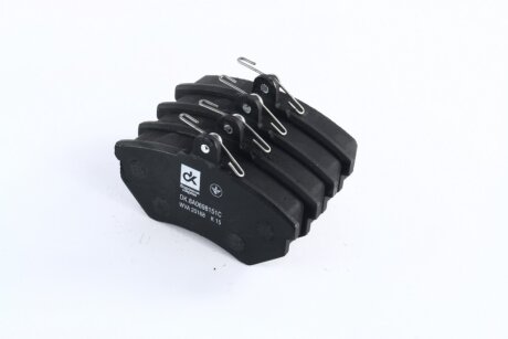 Колодка гальм. диск. VW CADDY 95-04, CHERY AMULET передн. <ДК> Dk-Дорожня Карта dk.8a0698151c