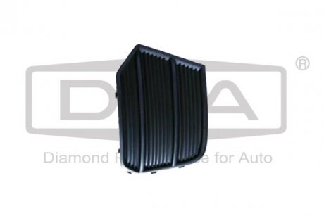 Решетка противотуманной фары правой (черная) Audi Q3 (11-) Audi Q3 DPA 88071822302