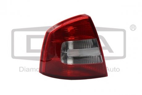 Задняя фара левая Skoda Octavia DPA 89450875302