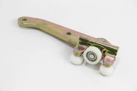 Ролик сдвижной двери T4 91-03 нижний (+кроншт. длинный).) Goodrem rm8039