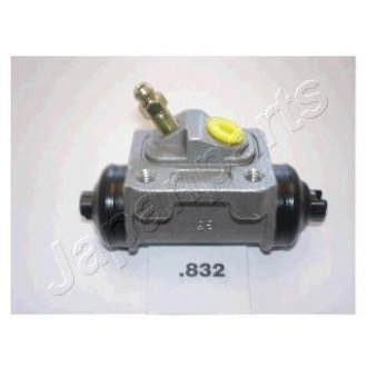 SUZUKI Рабочий тормозной цилиндр задний SWIFT 89-94 17.46 правый Suzuki Swift, Liana JAPANPARTS cs-832