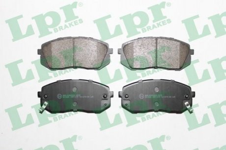 Купить Комплект тормозных колодок из 4 шт. дисков KIA Sportage, Carens, Hyundai IX35, Tucson LPR 05P1415 (фото1) подбор по VIN коду, цена 804 грн.