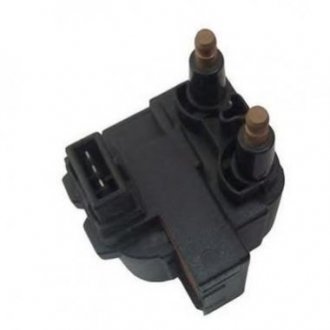 Катушка зажигания RENAULT Laguna, Safrane, Megane VOLVO V40/S40 Renault Laguna, Megane, Volvo S40, V40, Renault Safrane, Land Rover Discovery MAGNETI MARELLI baeq073