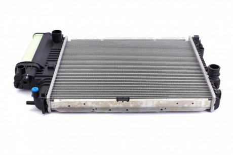 Купить Радиатор охлаждения BMW E39 MAHLE / KNECHT cr 251 000s (фото1) подбор по VIN коду, цена 4433 грн.