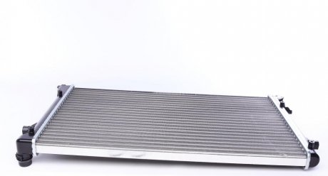 Радиатор охлаждения VW Caddy 04-15 (650x416) (ребра завальцованные) MAHLE / KNECHT cr 30 001s