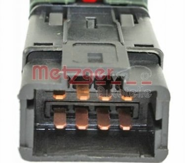 Купить Кнопка аварийной сигнализации Renault Kangoo METZGER 0916385 (фото1) подбор по VIN коду, цена 508 грн.
