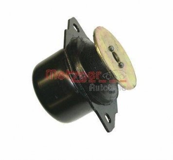 Купити Опора двигуна гумометалева Volkswagen Passat, Golf, Vento, Seat Ibiza, Cordoba, Volkswagen Polo, Caddy, Seat Toledo METZGER 8050816 (фото1) підбір по VIN коду, ціна 717 грн.