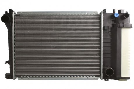 Купить Радиатор охлаждения BMW E30, E36, E34 NISSENS 60735A (фото1) подбор по VIN коду, цена 2978 грн.