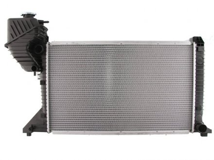 Радиатор системы охлаждения Mercedes W901, W902, W903, W904, W909, Sprinter NISSENS 62519A