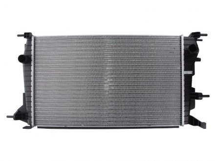 Радиатор охлаждения Renault Fluence NISSENS 637616
