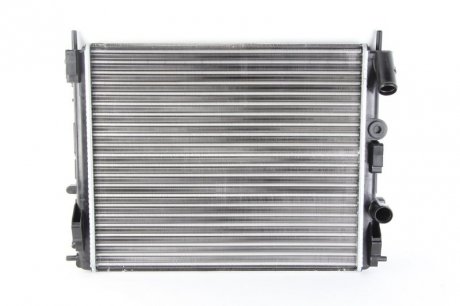Радиатор системы охлаждения Dacia Logan NISSENS 637931