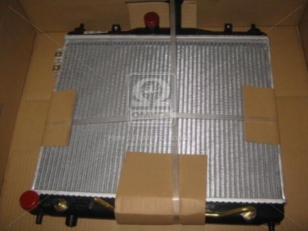 Радиатор охлаждения Hyundai Getz NISSENS 67496