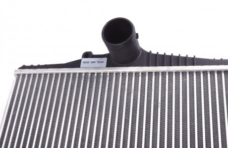 Радиатор интеркулера Volvo XC90 I 02-14 NRF 30250