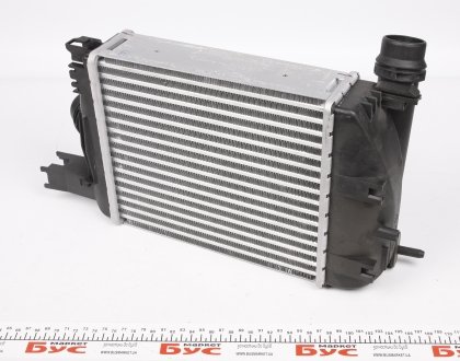 Радиатор интеркулера Renault Clio/Dacia Logan/Dokker 1.5dCi 12 NRF 30379