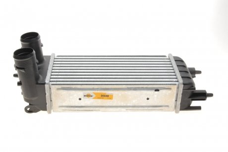 Радиатор интеркулера Citroen C5/Peugeot 508 1.6D 10- Peugeot 508, Citroen C5 NRF 30548 (фото1)