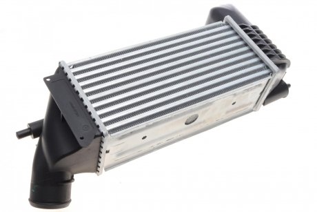 Радиатор интеркулера Citroen C5 2.0HDi 01-04/2.2HDi 01-/Peugeot 406/607 2.0/2.2HDi 99-06 NRF 30835