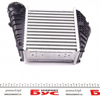 Радиатор интеркулера VW Golf 1.9TDI -03 NRF 30838