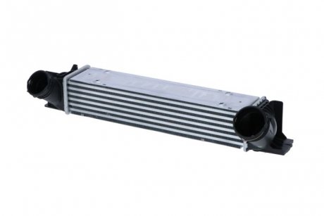 Радиатор интеркулера BMW 1 (E81/E82/E87/E88)/3 (E90-E93)/X1 (E84) 2.0D N47 04-15 BMW E90, E82, E81, E91, E92, E88, E93, X1, E87 NRF 30907A (фото1)