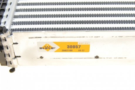 Радиатор интеркулера NRF 30957