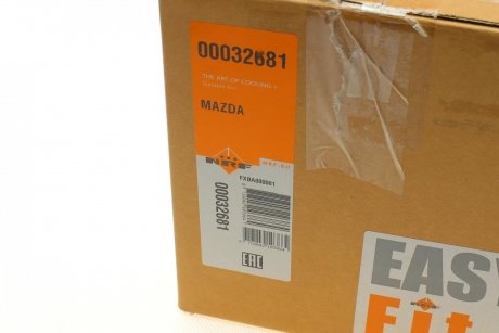 Купити Компресор кондиціонера Mazda 3 2.0 03-09/5 1.8/2.0 05-10 Mazda 3, 5 NRF 32681 (фото1) підбір по VIN коду, ціна 9333 грн.