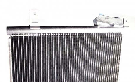Радиатор кондиционера Fiat Doblo/Opel Combo 1.3-2.0D 10- NRF 35940