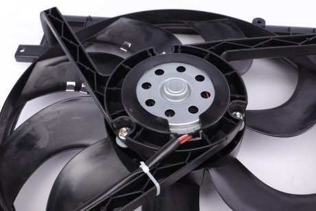 Вентилятор радиатора Skoda Rapid/Fabia 99- (с диффузором) Seat Ibiza, Volkswagen Polo, Skoda Fabia NRF 47374