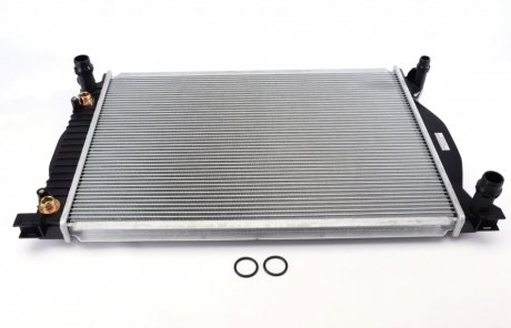 Радиатор охлаждения Audi A4/A6 3.0/3.2 0009 NRF 53190