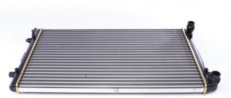 Радиатор охлаждения VW Caddy 1.9TDI 03(650x415x23) NRF 53405A