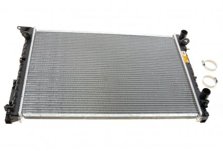Купить Радиатор охлаждения двигателя Renault Laguna, Espace NRF 58242 (фото1) подбор по VIN коду, цена 3602 грн.