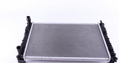 Радіатор охолодження Ford Fiesta 1.3/1.4 TDCi 01-10 NRF 58276
