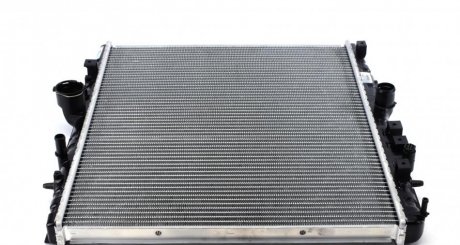 Радиатор охлаждения Peugeot Expert Tepee 2.0i Citroen C3, C2 NRF 58315