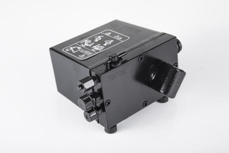 Сервомотор/насос нахилу кабіни водія PE AUTOMOTIVE 10360300A