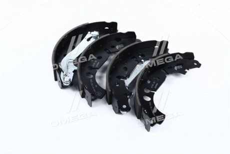 Купить Тормозные колодки барабаны Opel Corsa, Fiat Punto, Citroen Nemo, Fiat Grande Punto, Peugeot Bipper, Fiat 500 REMSA 4192.00 (фото1) подбор по VIN коду, цена 1052 грн.