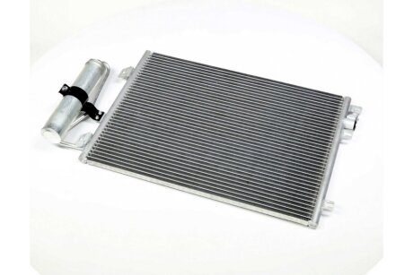 Конденсатор кондиціонера DACIA LOGAN 04-. RENAULT SANDERO 09- Dacia Logan, Renault Clio, Sandero, Logan TEMPEST tp.1594726