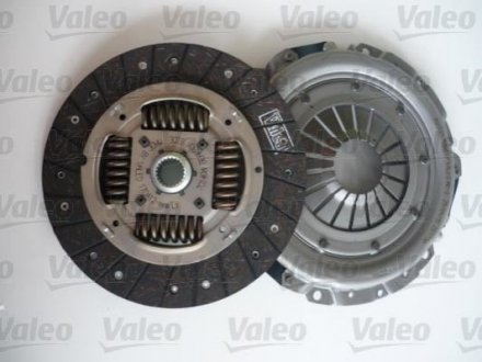 Купить Комплект сцепления Audi A4, Volkswagen Passat, Audi A6, Skoda Superb Valeo 826856 (фото1) подбор по VIN коду, цена 12141 грн.