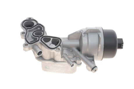 Радиатор масляный Citroen C4/C5/Peugeot 207/308/508/5008 1.6 08- (теплообменник) Vika 19635501